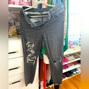 AMERICAN EAGLE gray distressed/ripped jeans NEXT level stretch